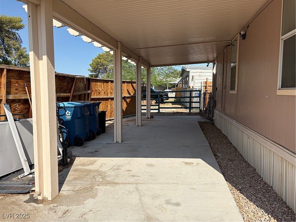 5502 Tahoe Dr Las Vegas, NV 89142 - Thumbnail 3