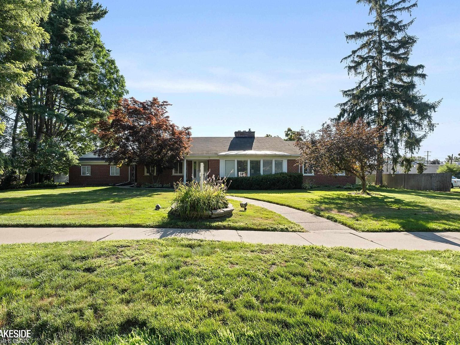 45280 Cass Ave Utica, MI 48317 - Thumbnail 3