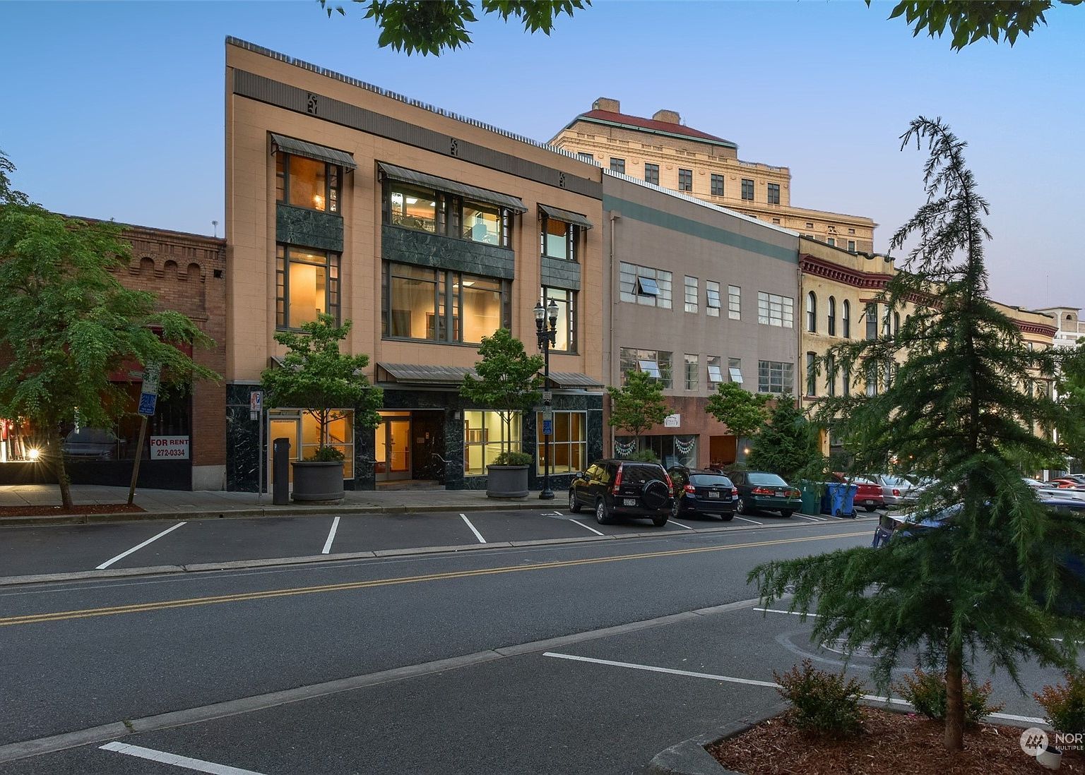 747 Saint Helens Ave Tacoma, WA 98402 - Thumbnail 3