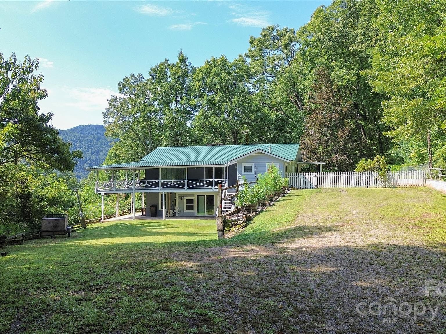 454 Hummingbird Ln Franklin, NC 28734 - Thumbnail 3