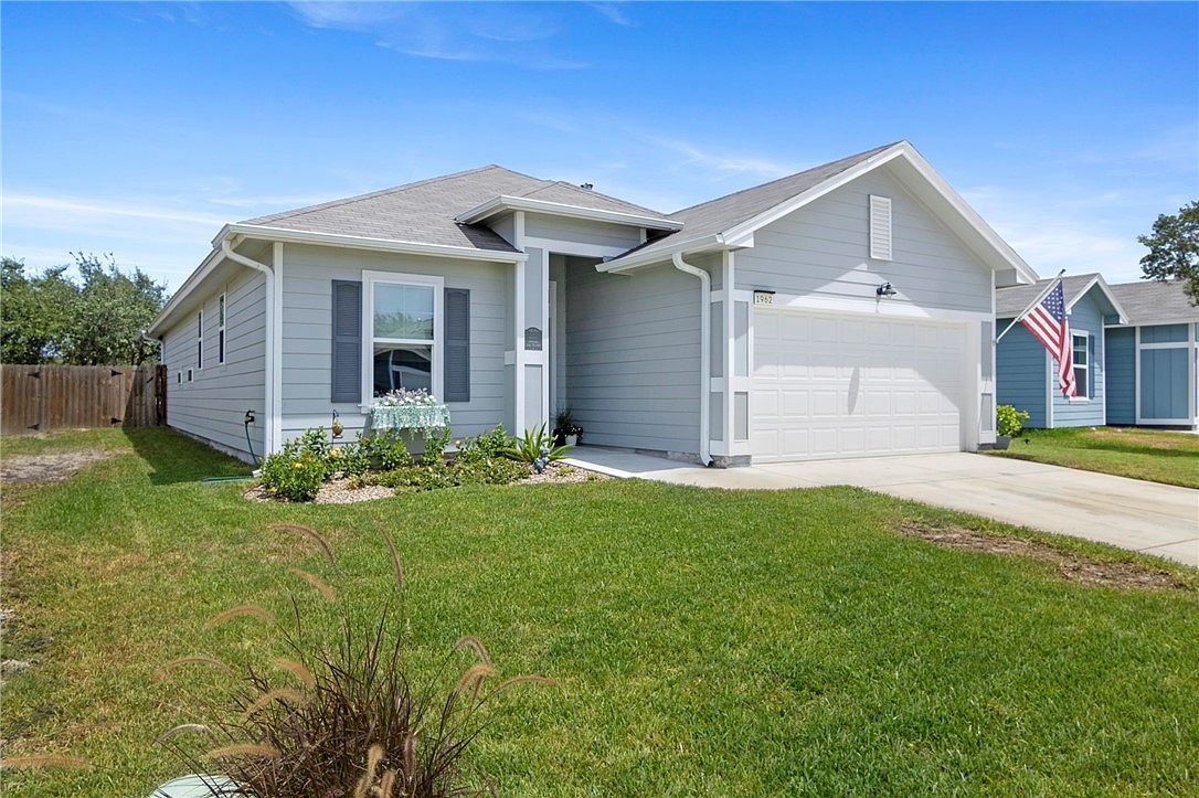 1962 Lighthouse Lake Ln Aransas Pass, TX 78336 - Thumbnail 3