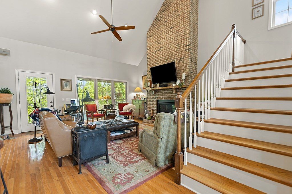 153 Falcon Crest Ct Hazard, KY 41701 - Thumbnail 3