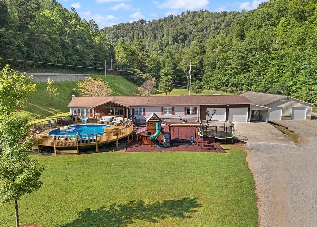 7799 Wolf Creek Rd Wooton, KY 41776 - Thumbnail 3