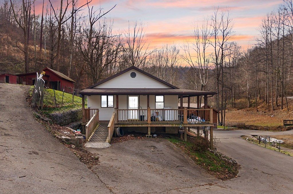 50 John Mullins Cemetery Rd Vicco, KY 41773 - Thumbnail 3