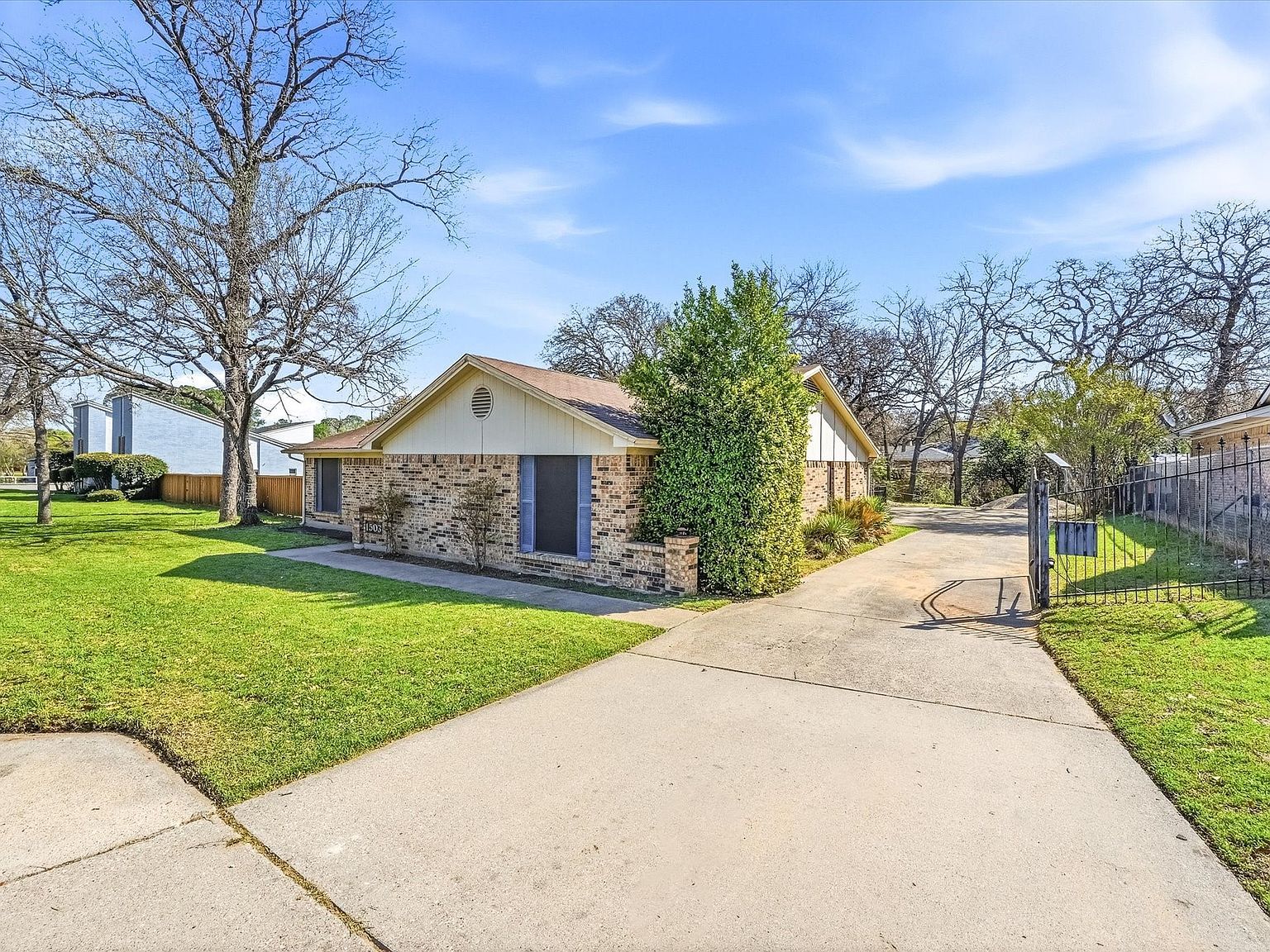 1503 N Fielder Rd Arlington, TX 76012 - Thumbnail 3