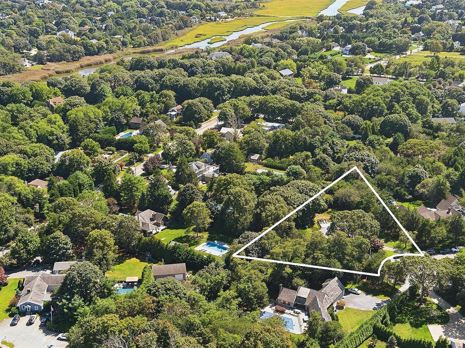 6 Wintergreen Ln Westhampton, NY 11977 - Thumbnail 3