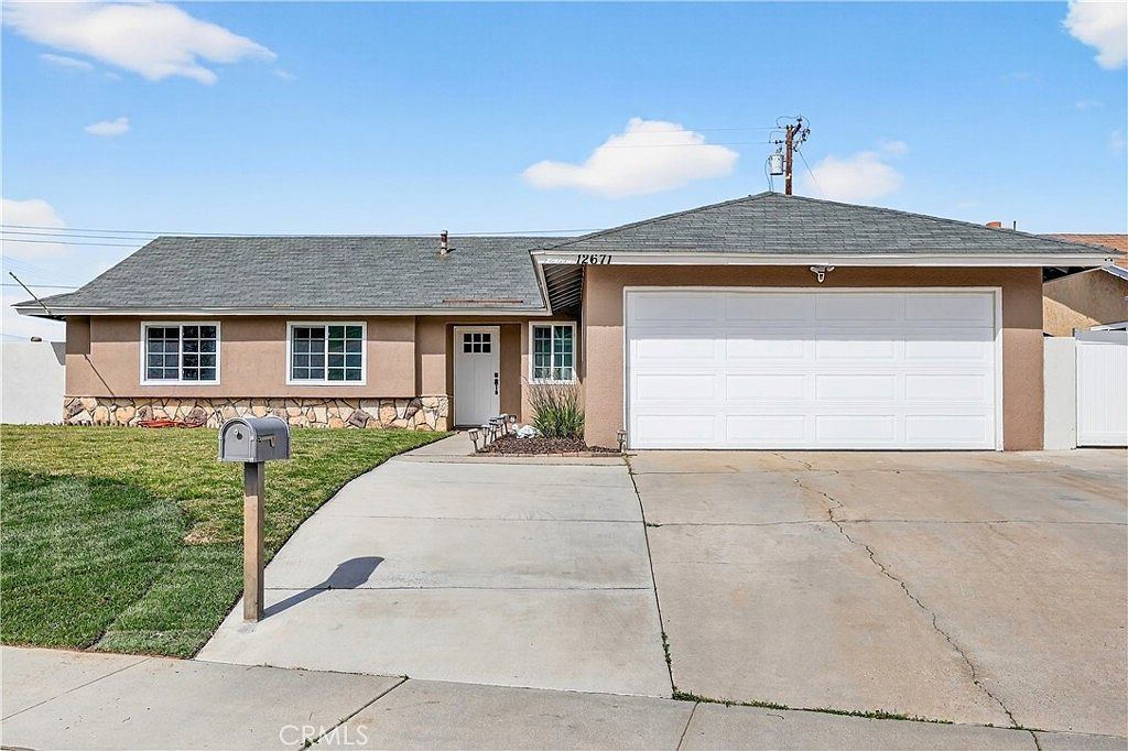 12671 Hollyglen Cir Riverside, CA 92503 - Thumbnail 3