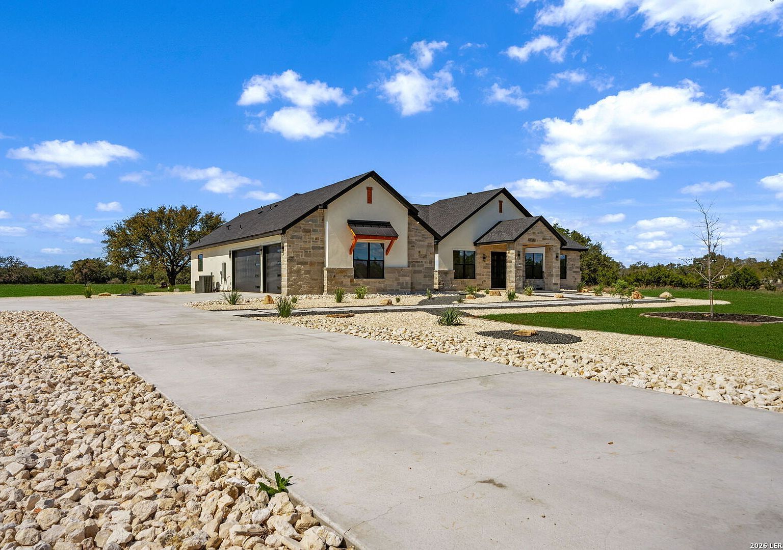 344 Buckskin Trl Bandera, TX 78003 - Thumbnail 3