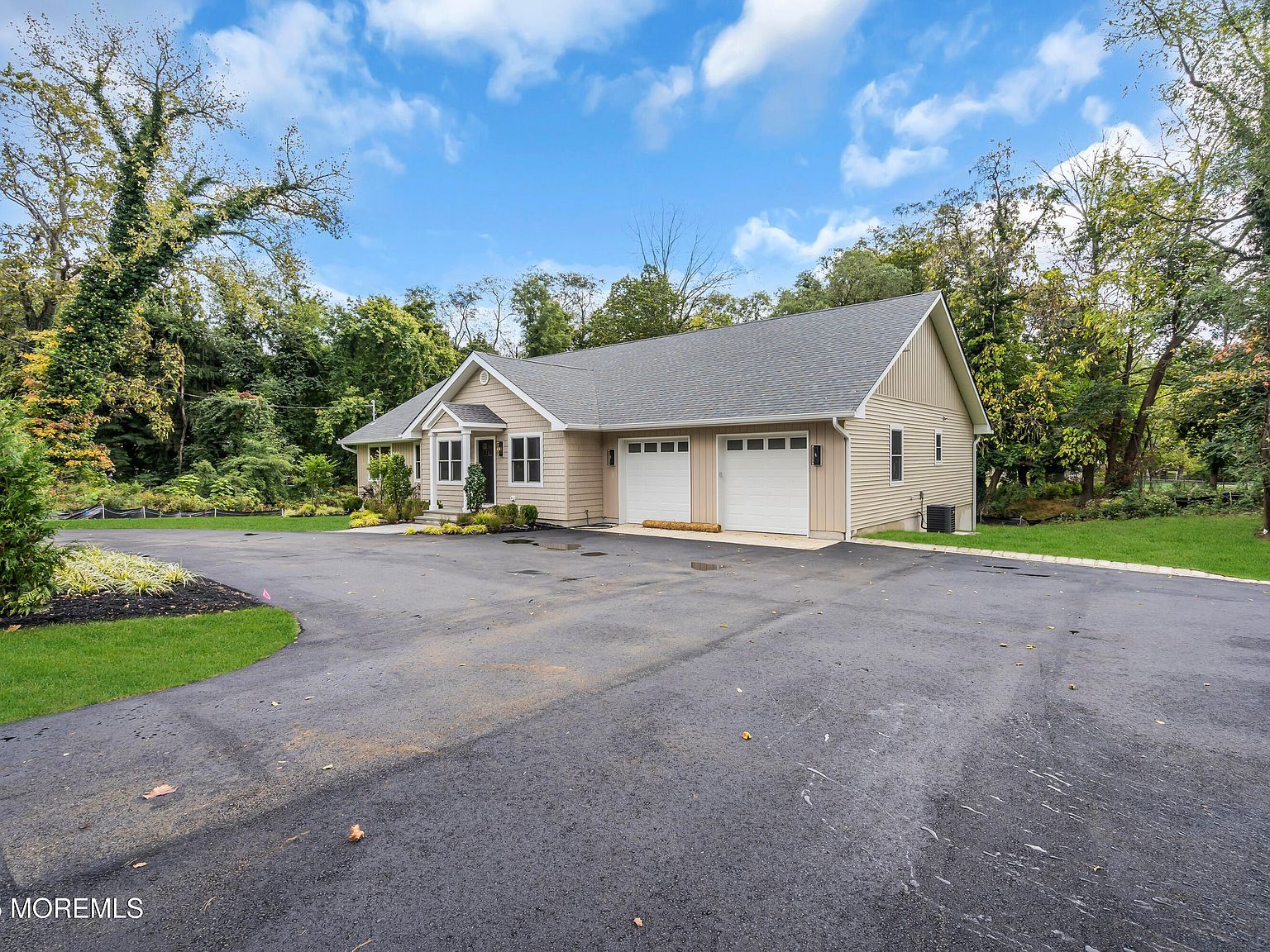 834 Sycamore Ave Tinton Falls, NJ 07724 - Thumbnail 3