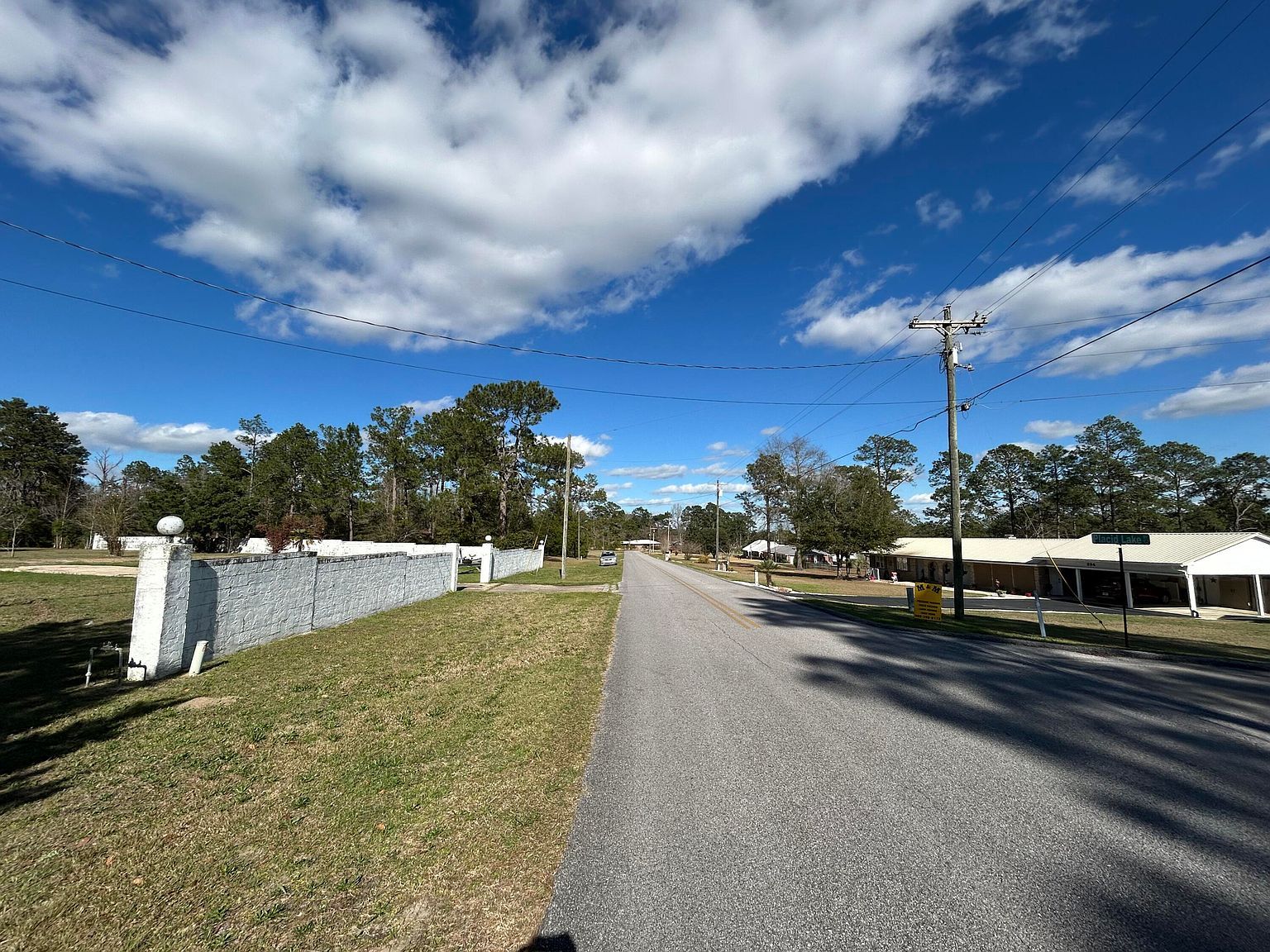 327 Ten Lake Dr Defuniak Springs, FL 32433 - Thumbnail 3