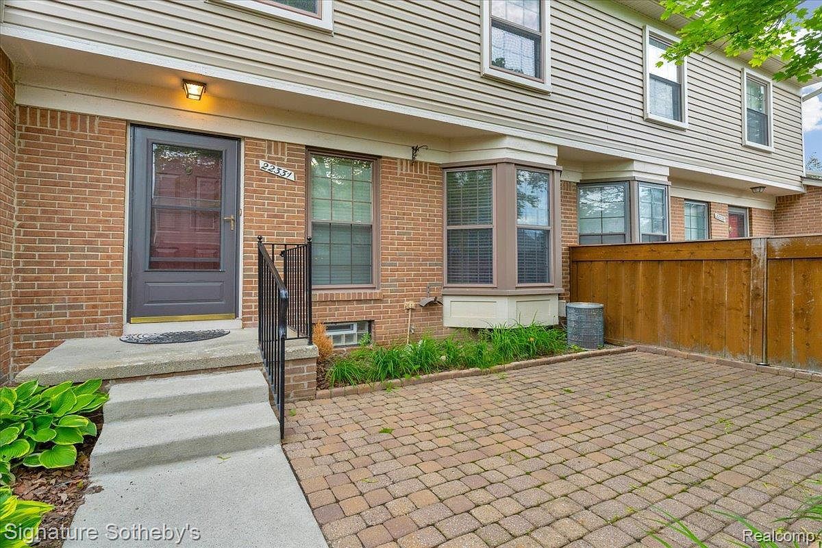 22331 Peachtree Novi, MI 48375 - Thumbnail 3