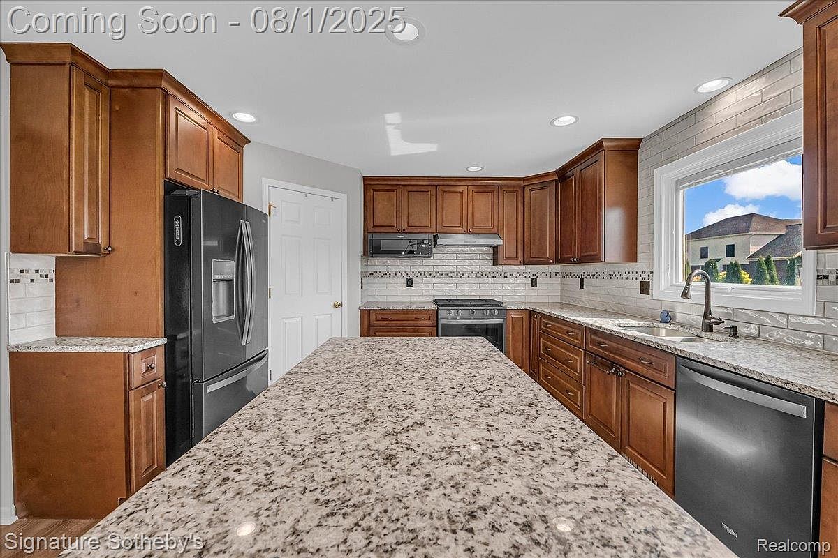 50388 Nantwich Dr Macomb, MI 48044 - Thumbnail 3