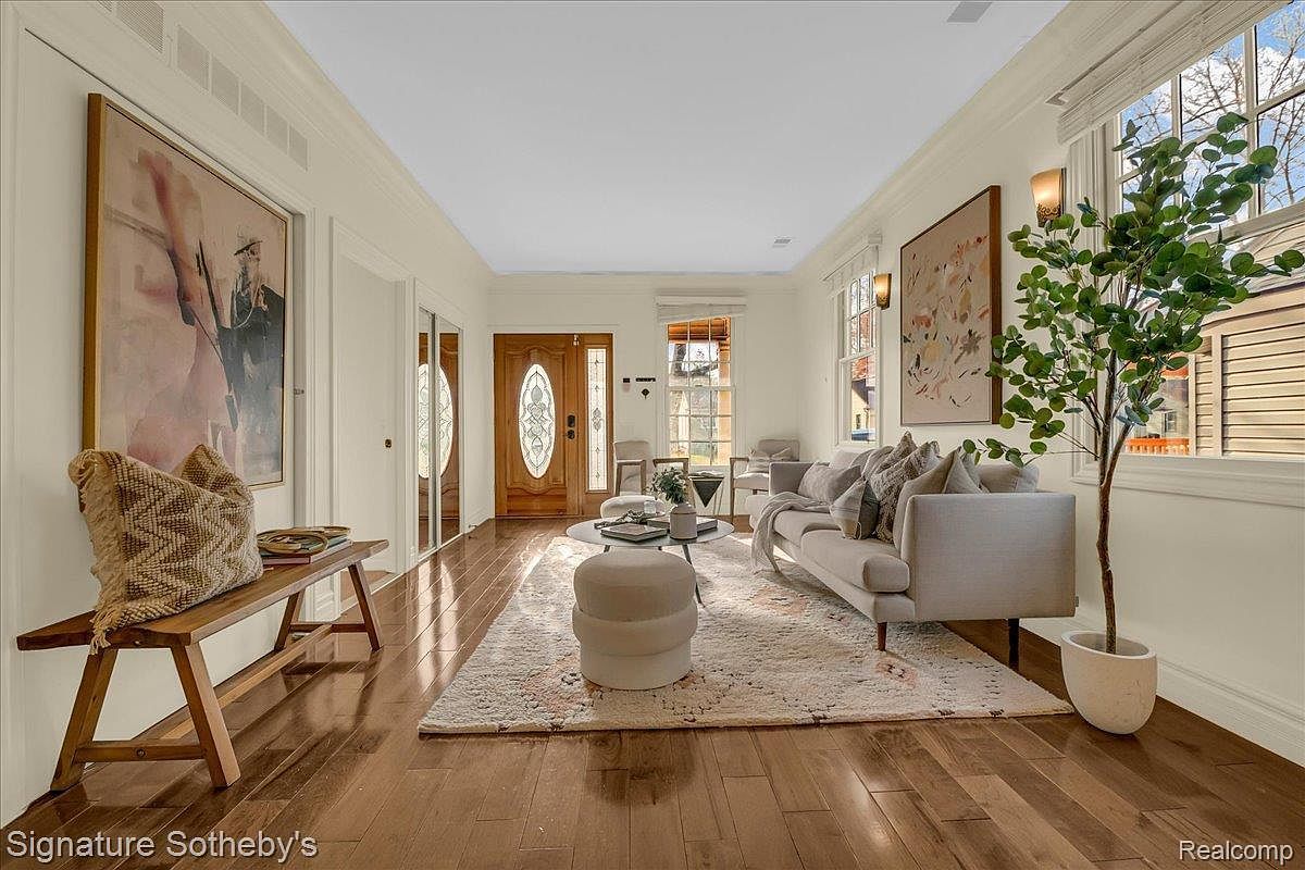 621 Dewey St Royal Oak, MI 48067 - Thumbnail 3