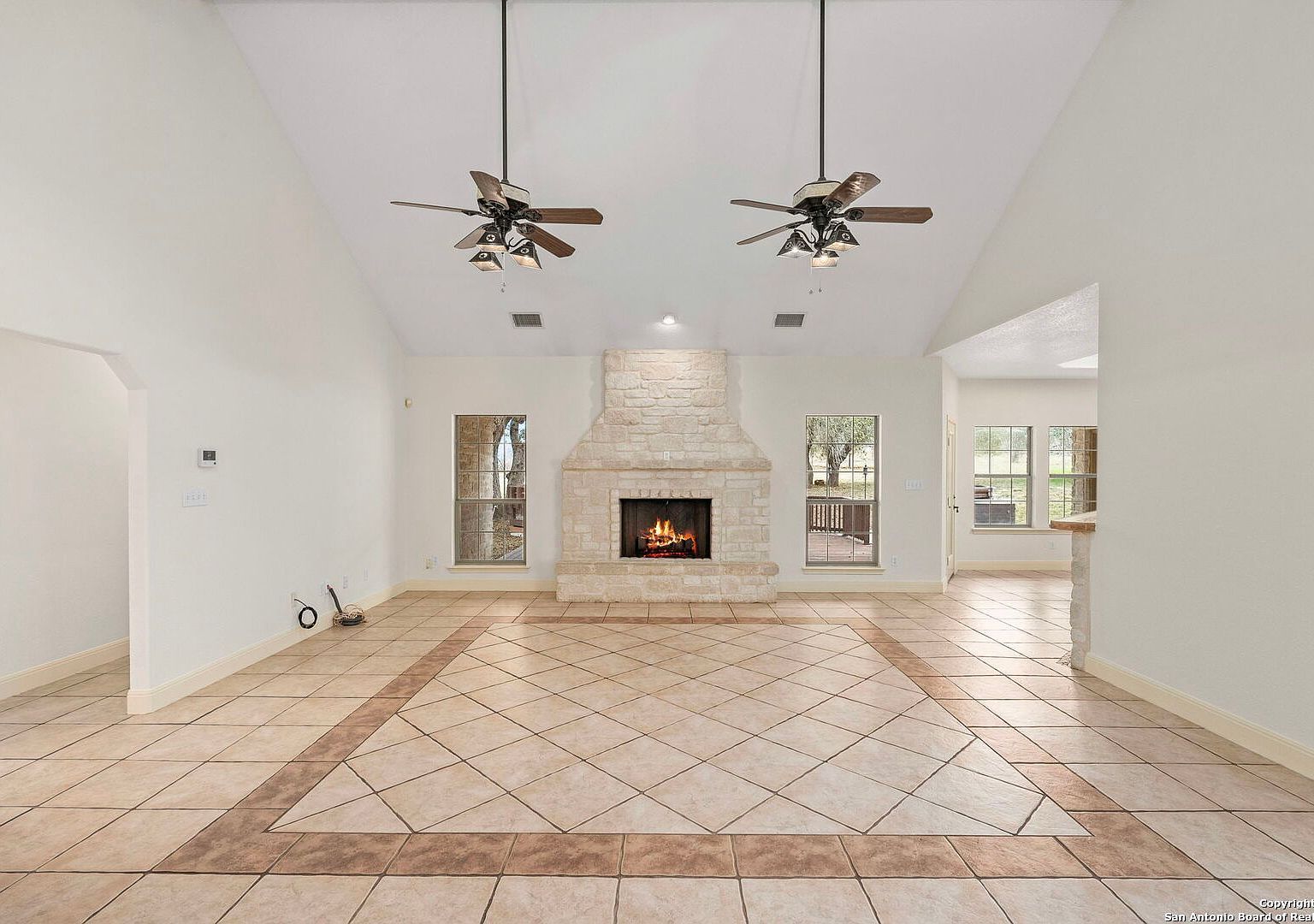 231 Broken Arrow Floresville, TX 78114 - Thumbnail 3