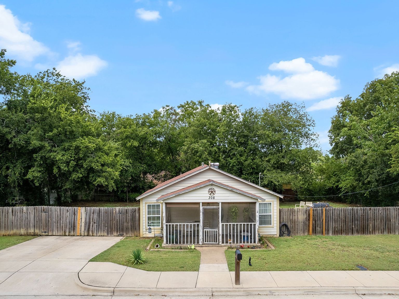 308 Short St Mansfield, TX 76063 - Thumbnail 3