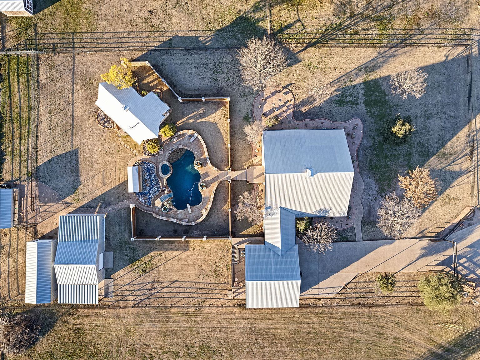 12401 County Road 1002 Godley, TX 76044 - Thumbnail 3