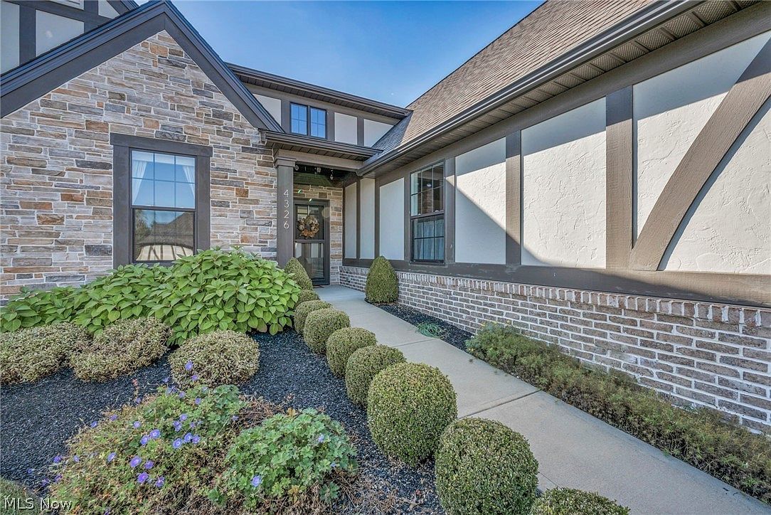 4326 Tudor Dr Kirtland, OH 44094 - Thumbnail 3