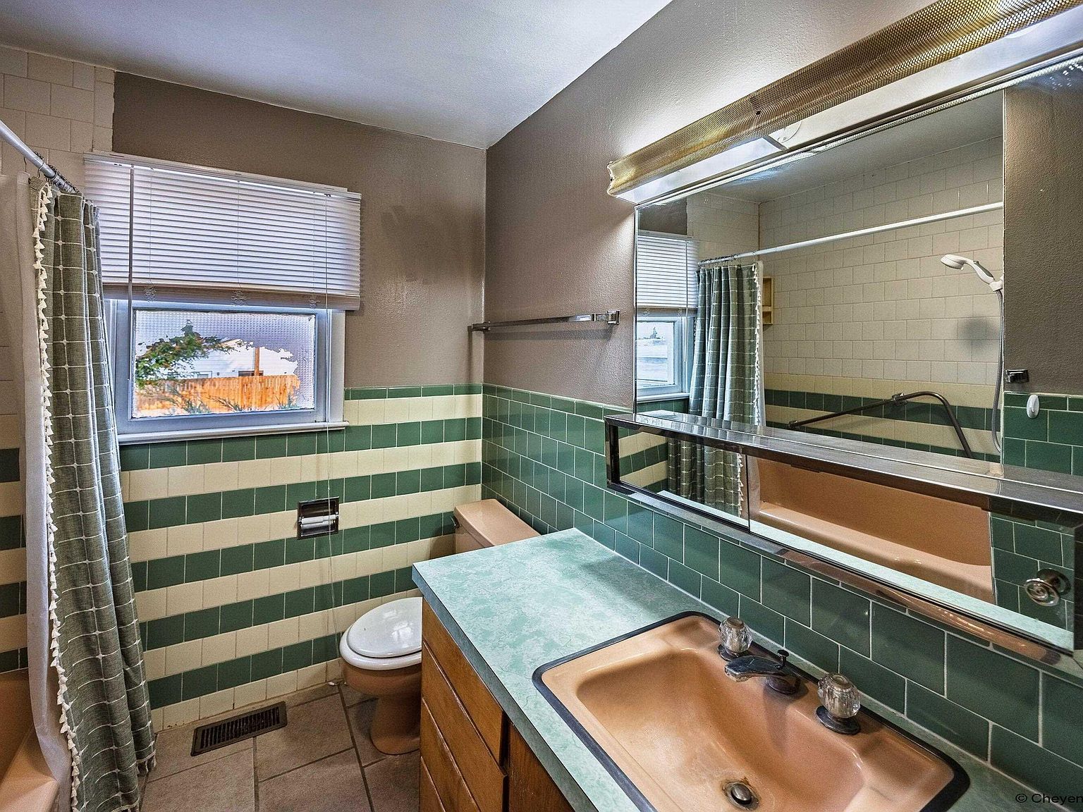 404 10th St Wheatland, WY 82201 - Thumbnail 3