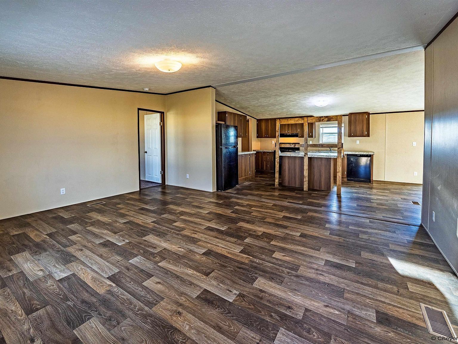 12703 Chalk Bluff Rd Cheyenne, WY 82007 - Thumbnail 3