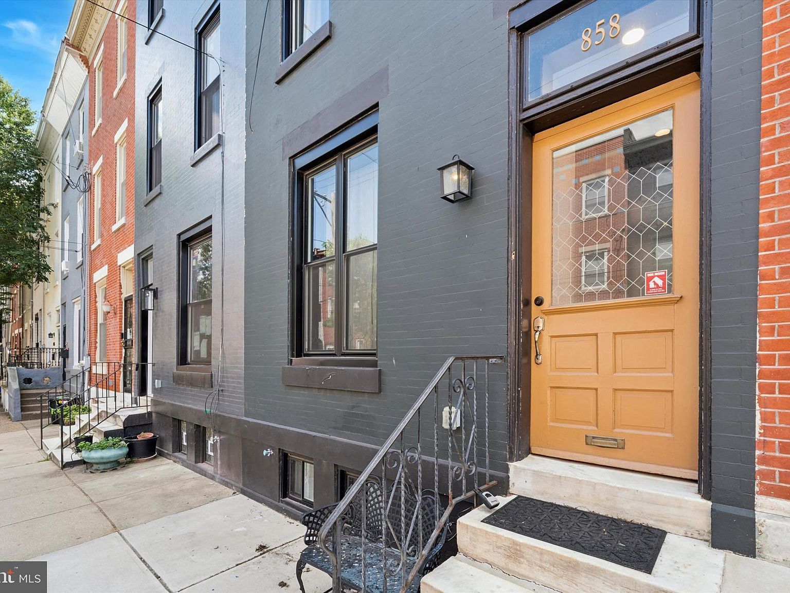 858 Perkiomen St Philadelphia, PA 19130 - Thumbnail 3