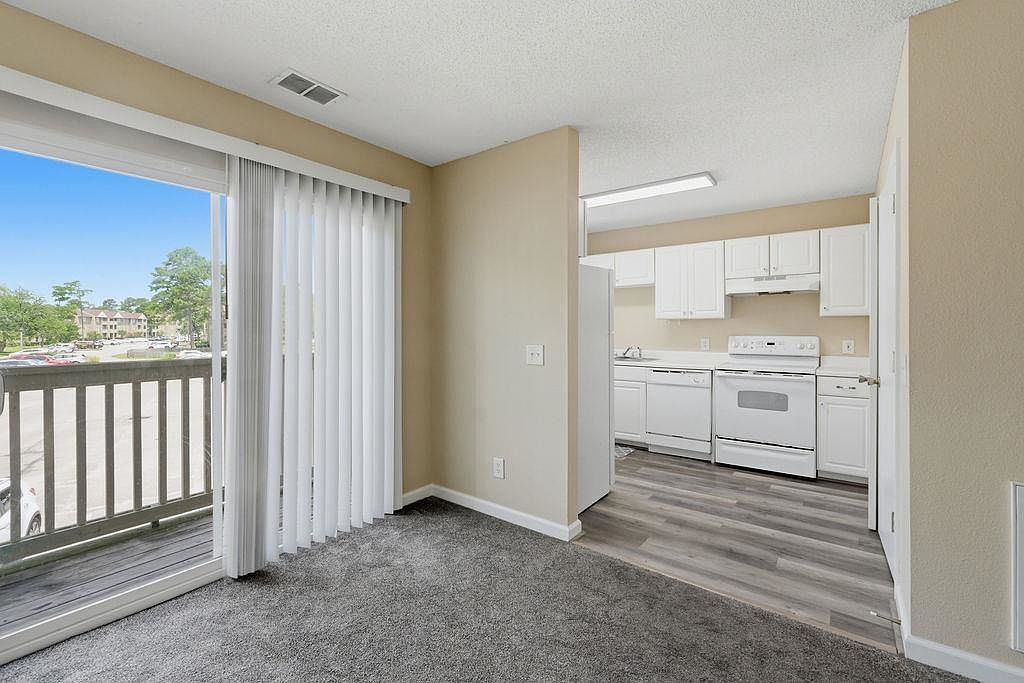 300 Myrtle Greens Dr APT F Conway, SC 29526 - Thumbnail 3