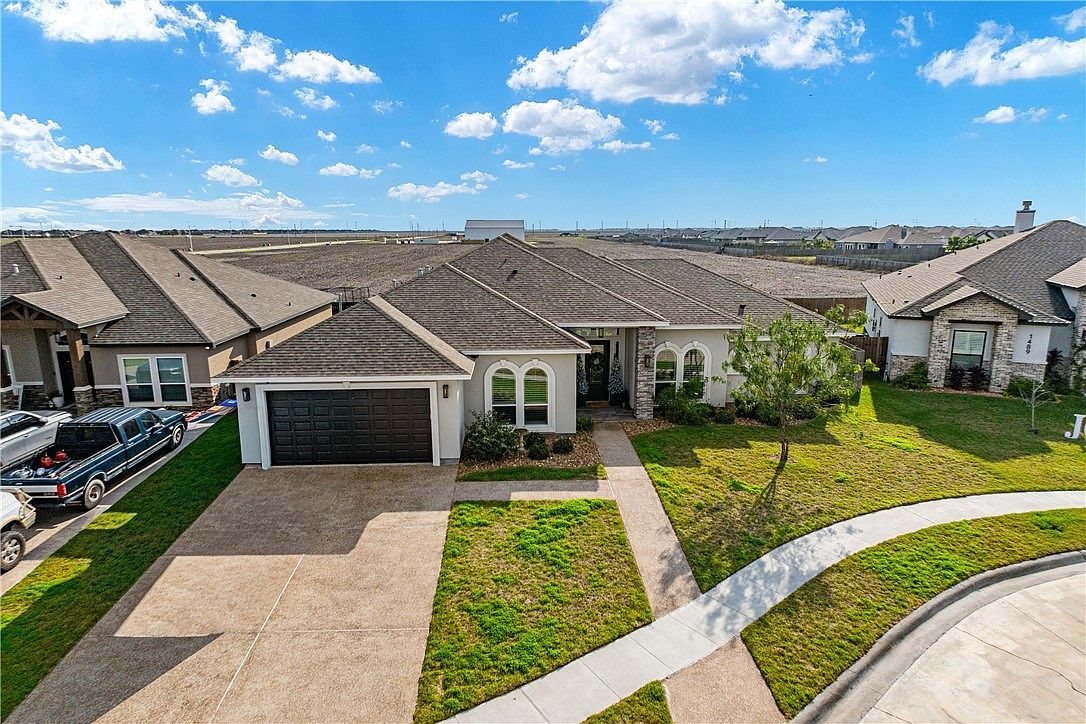 1485 Lady Claudia St Corpus Christi, TX 78415 - Thumbnail 3