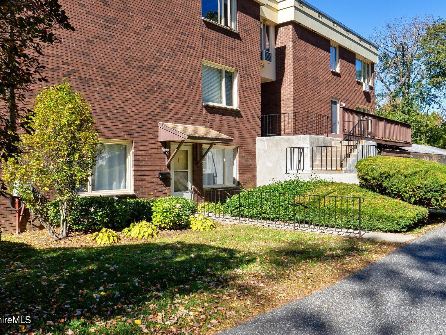 1 Colt Rd APT 2 Pittsfield, MA 01201 - Thumbnail 3