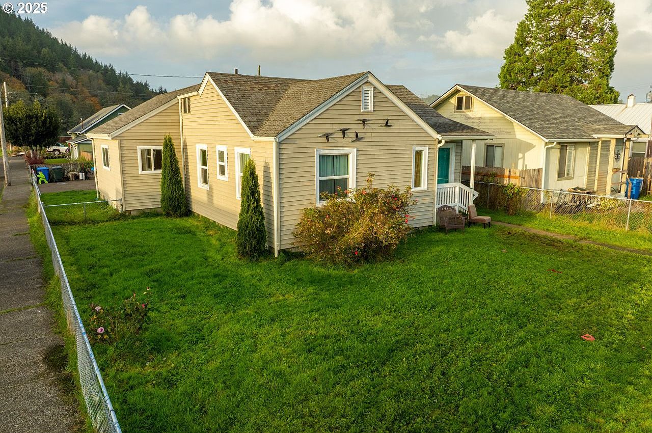 1289 Ivy Ave Reedsport, OR 97467 - Thumbnail 3