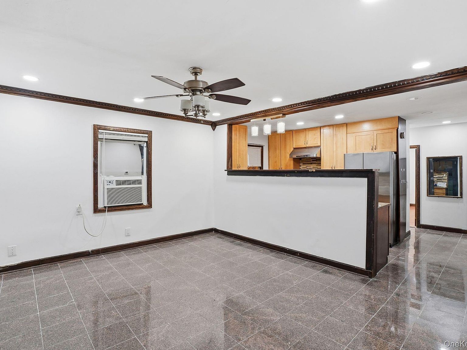 8201 251st St Jamaica, NY 11426 - Thumbnail 3