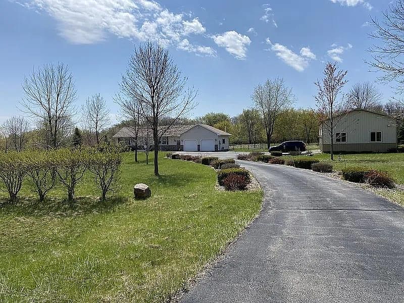 4490 29th St SE Rochester, MN 55904 - Thumbnail 3