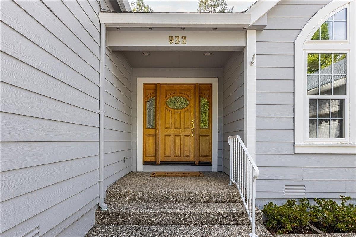 922 Freeman Ln Grass Valley, CA 95949 - Thumbnail 3
