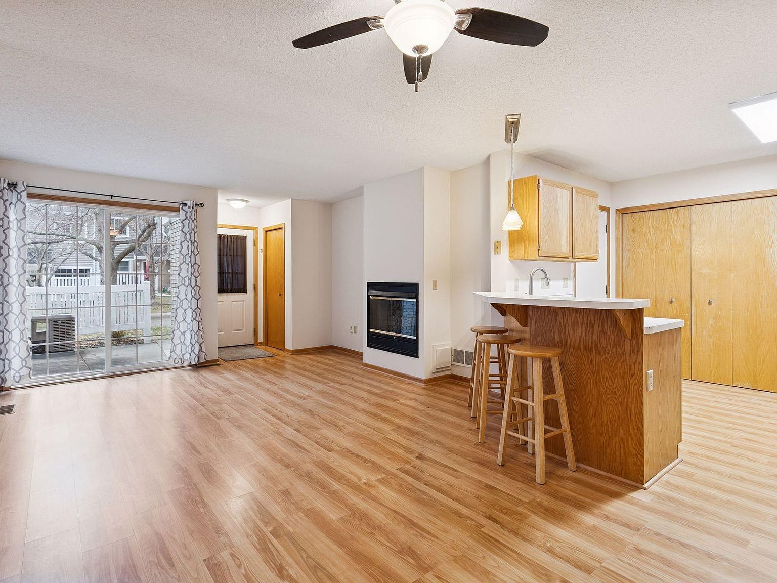 8404 Copperfield Way #101 Inver Grove Heights, MN 55076 - Thumbnail 3