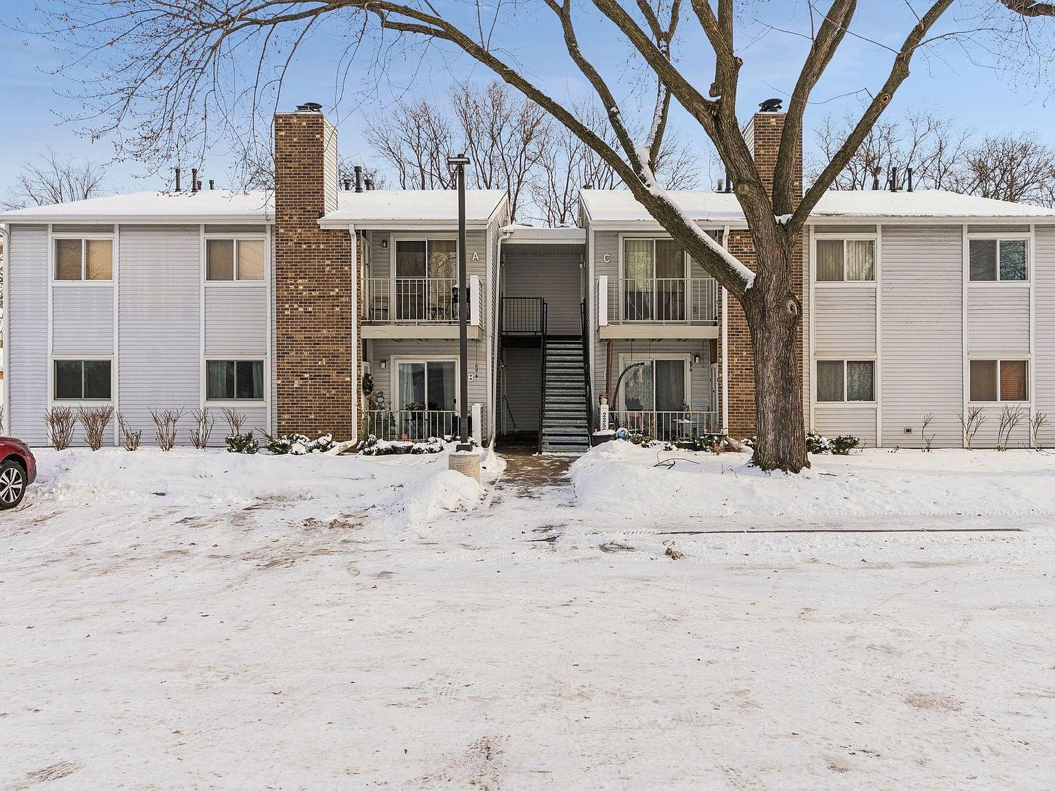 2250 Benson Ave APT H Saint Paul, MN 55116 - Thumbnail 3