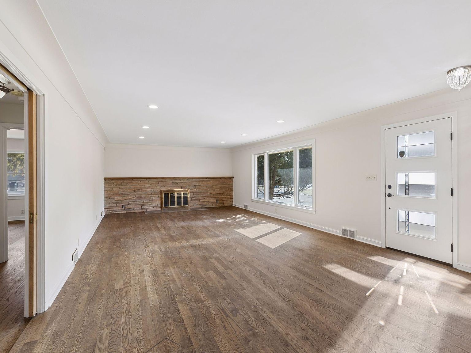 2079 Upper Saint Dennis Rd Saint Paul, MN 55116 - Thumbnail 3