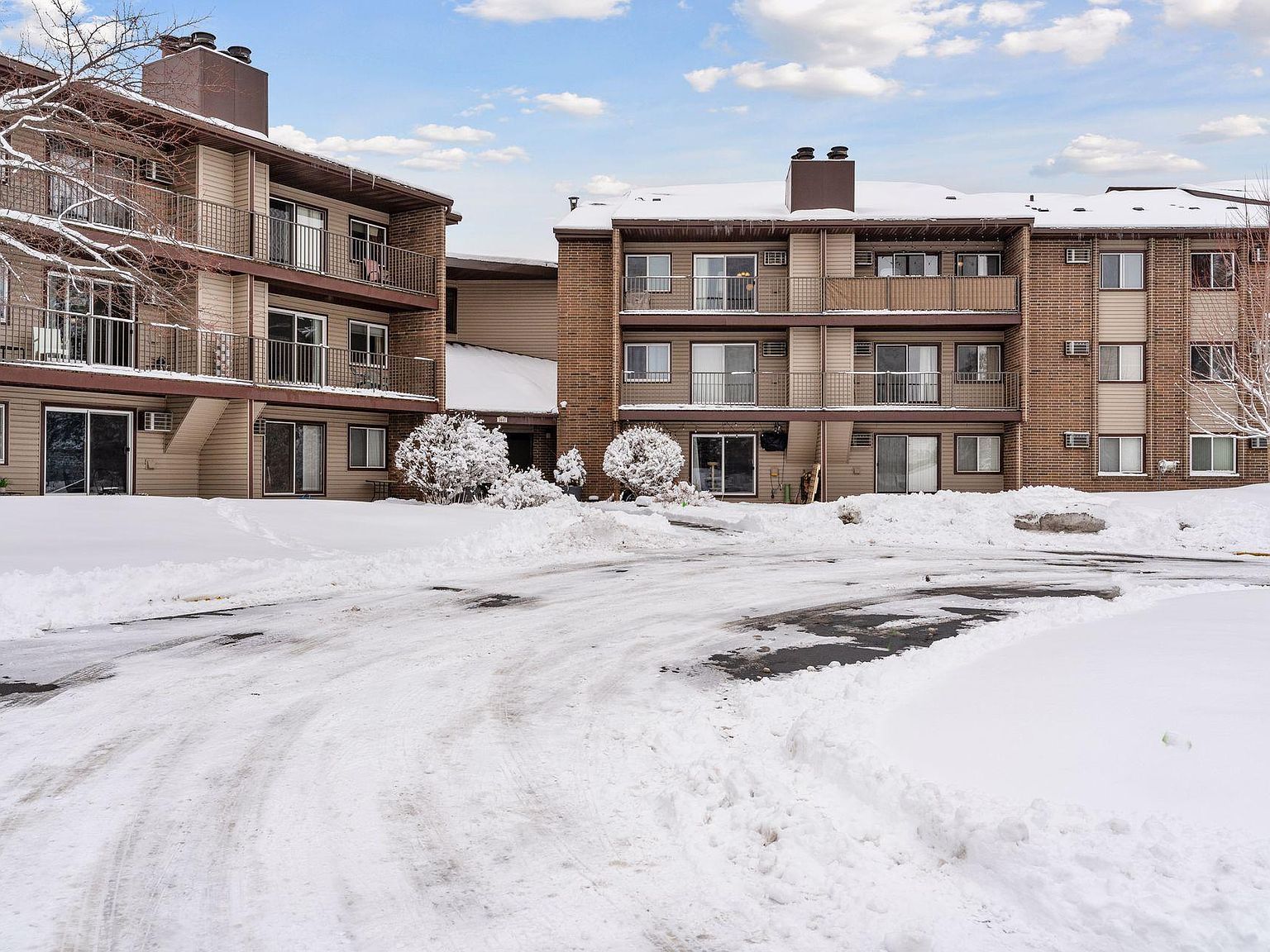 3440 Golfview Dr Unit 211 Eagan, MN 55123 - Thumbnail 3