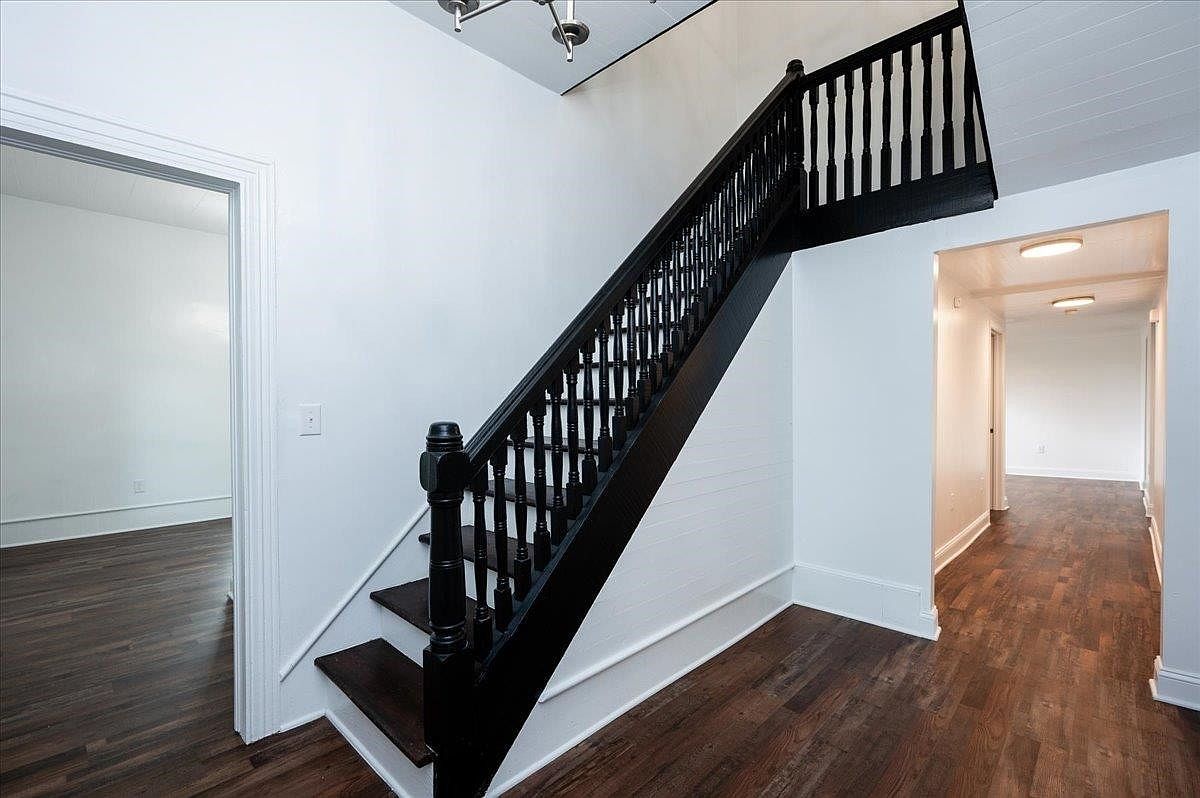 141 S Broad St E Angier, NC 27501 - Thumbnail 3