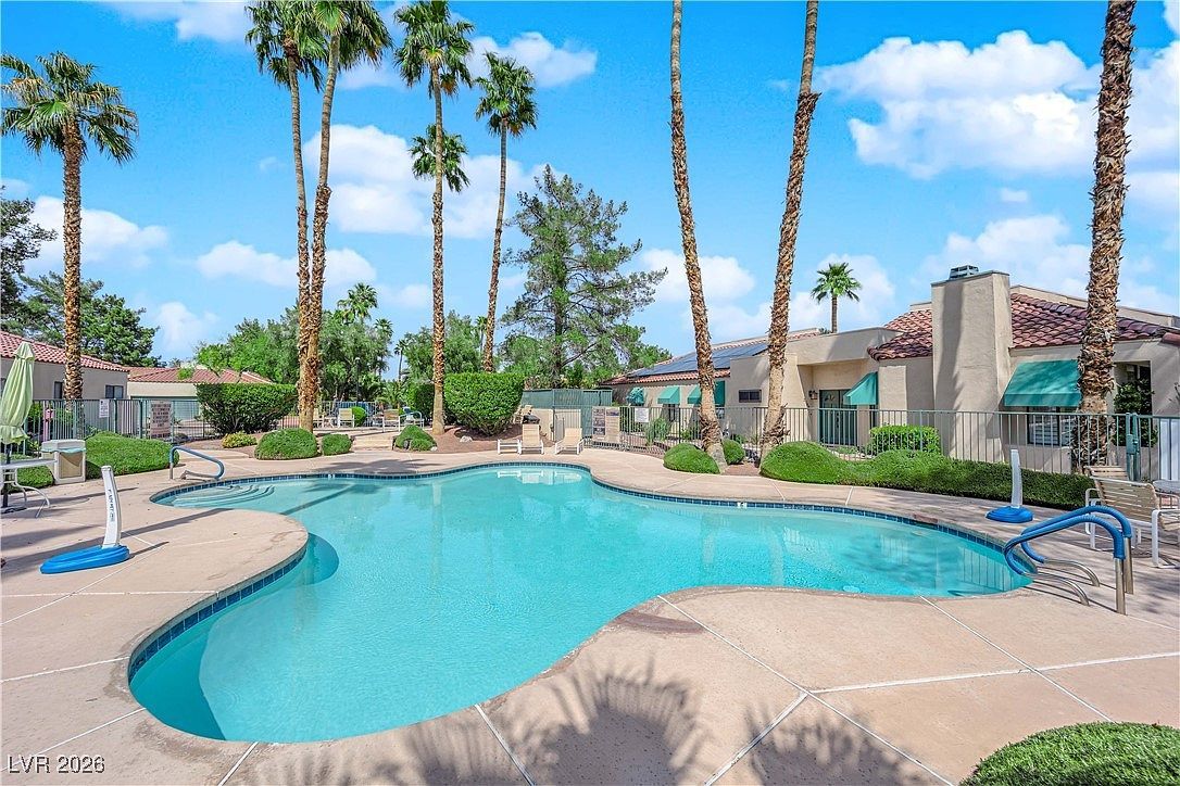 2714 Bridgepointe Dr Las Vegas, NV 89121 - Thumbnail 3