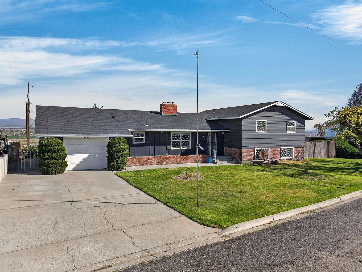 416 W Grandview Ave Sunnyside, WA 98944 - Thumbnail 3