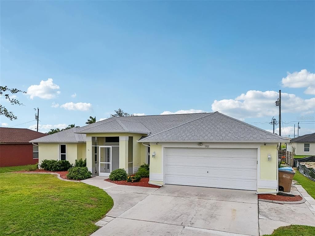 1901 NE 22nd Ave Cape Coral, FL 33909 - Thumbnail 3