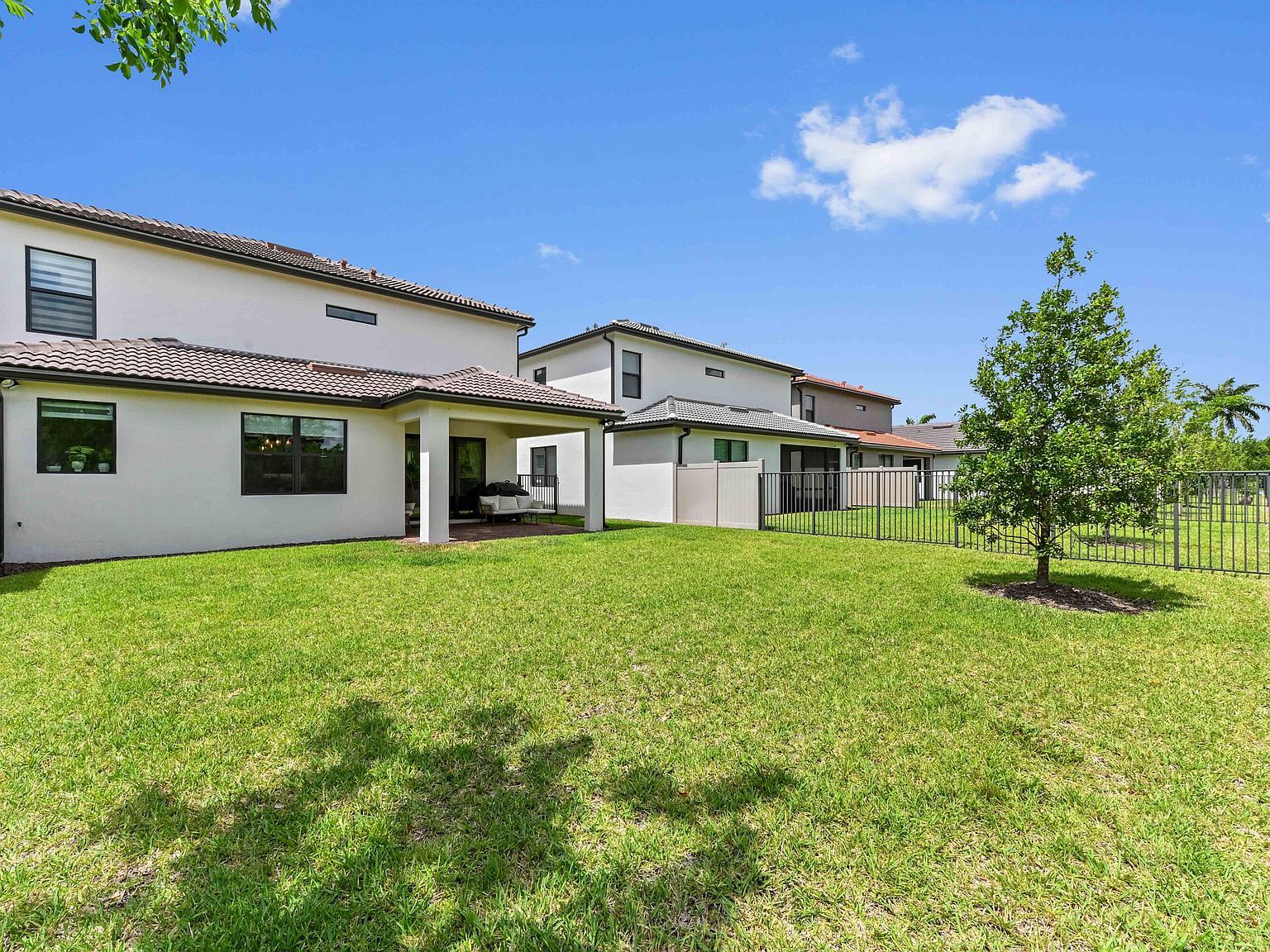 8641 Patron Ln Lake Worth, FL 33467 - Thumbnail 3