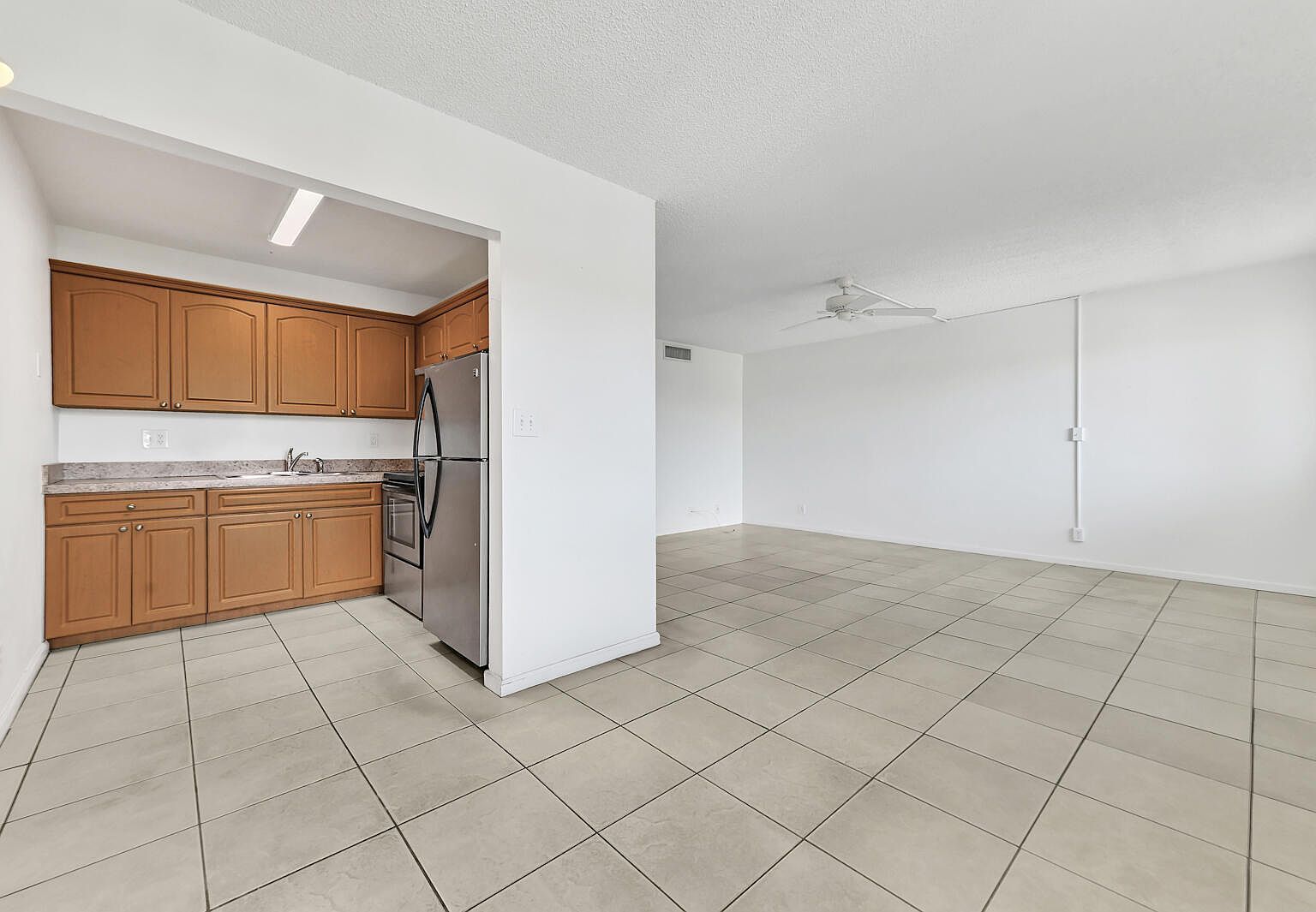 700 Village Green Ct #314 Palm Springs, FL 33461 - Thumbnail 3