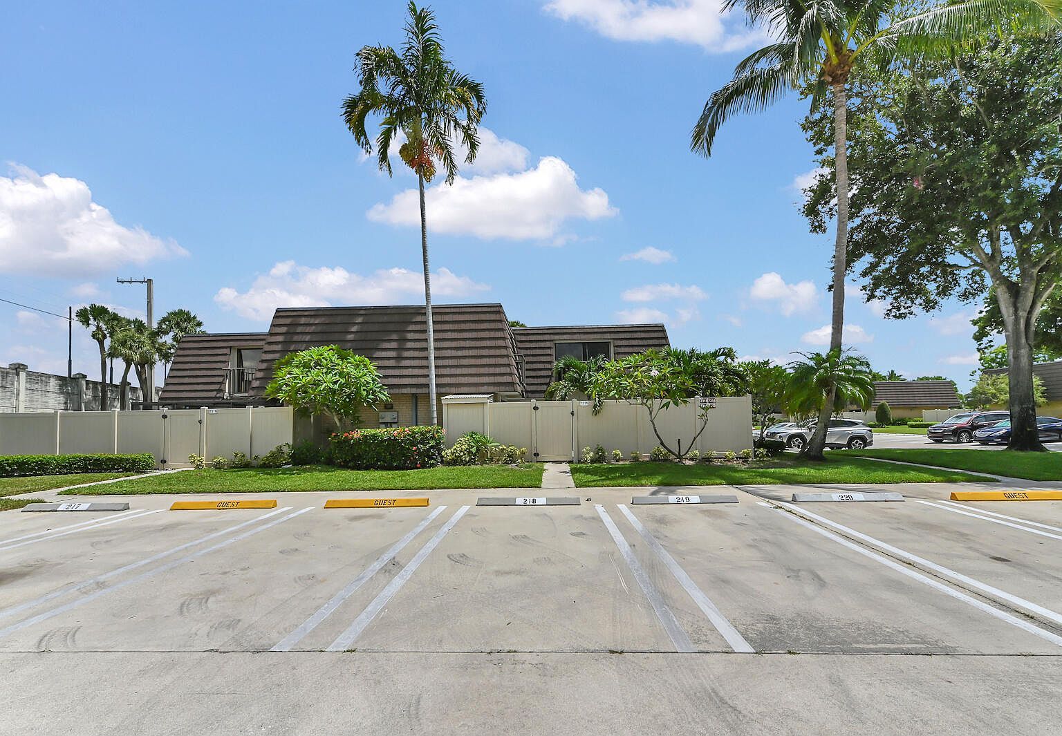 7315 73rd Way West Palm Beach, FL 33407 - Thumbnail 3