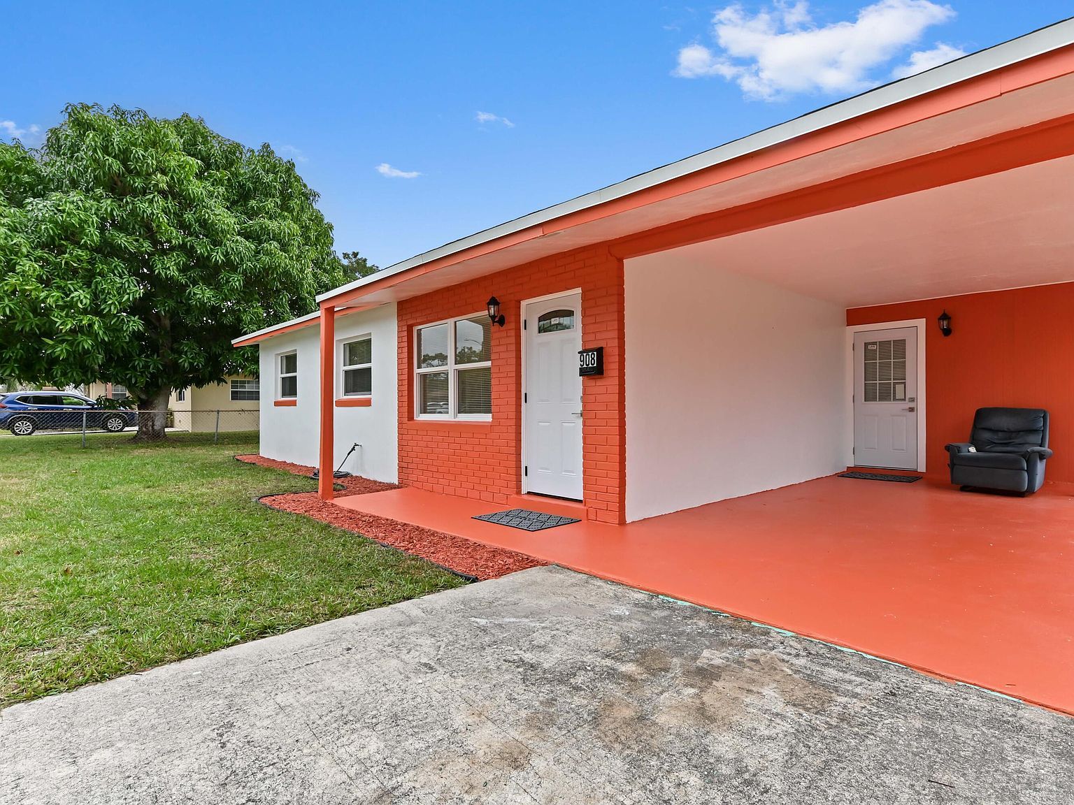 908 SE Hall St Stuart, FL 34994 - Thumbnail 3