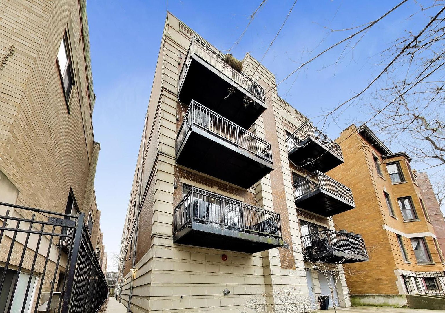 663 W Barry Ave APT 4C Chicago, IL 60657 - Thumbnail 3