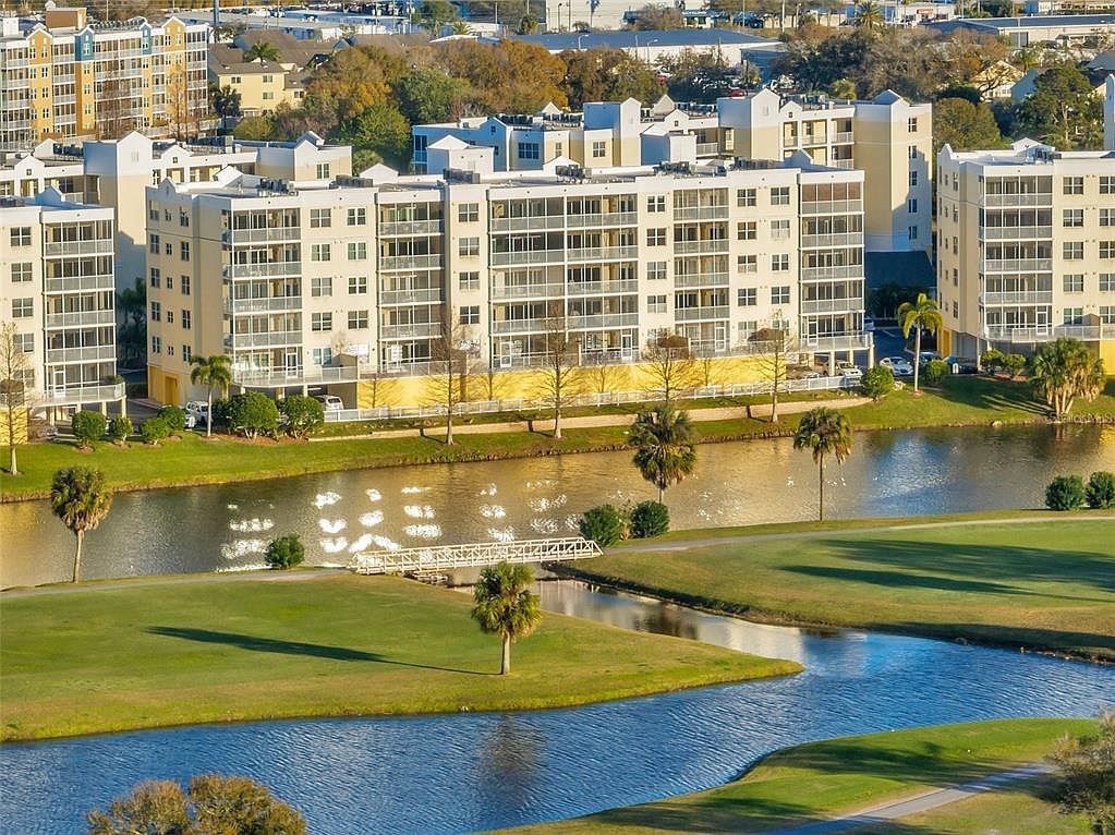 1200 Country Club Dr APT 5402 Largo, FL 33771 - Thumbnail 3