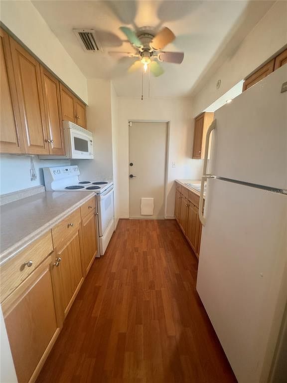 3673 Searobin Dr SE Saint Petersburg, FL 33705 - Thumbnail 3