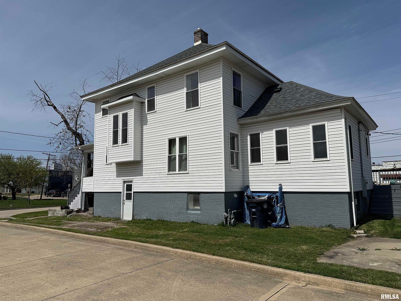 302 S Walnut St Salem, IL 62881 - Thumbnail 3