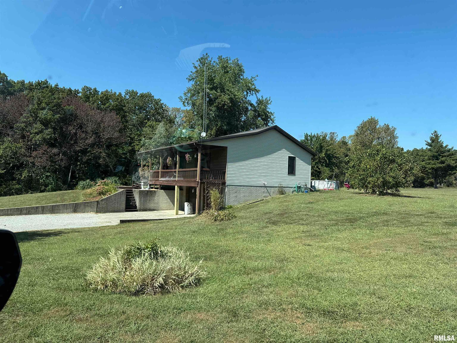 7003 River Rd Iuka, IL 62849 - Thumbnail 3