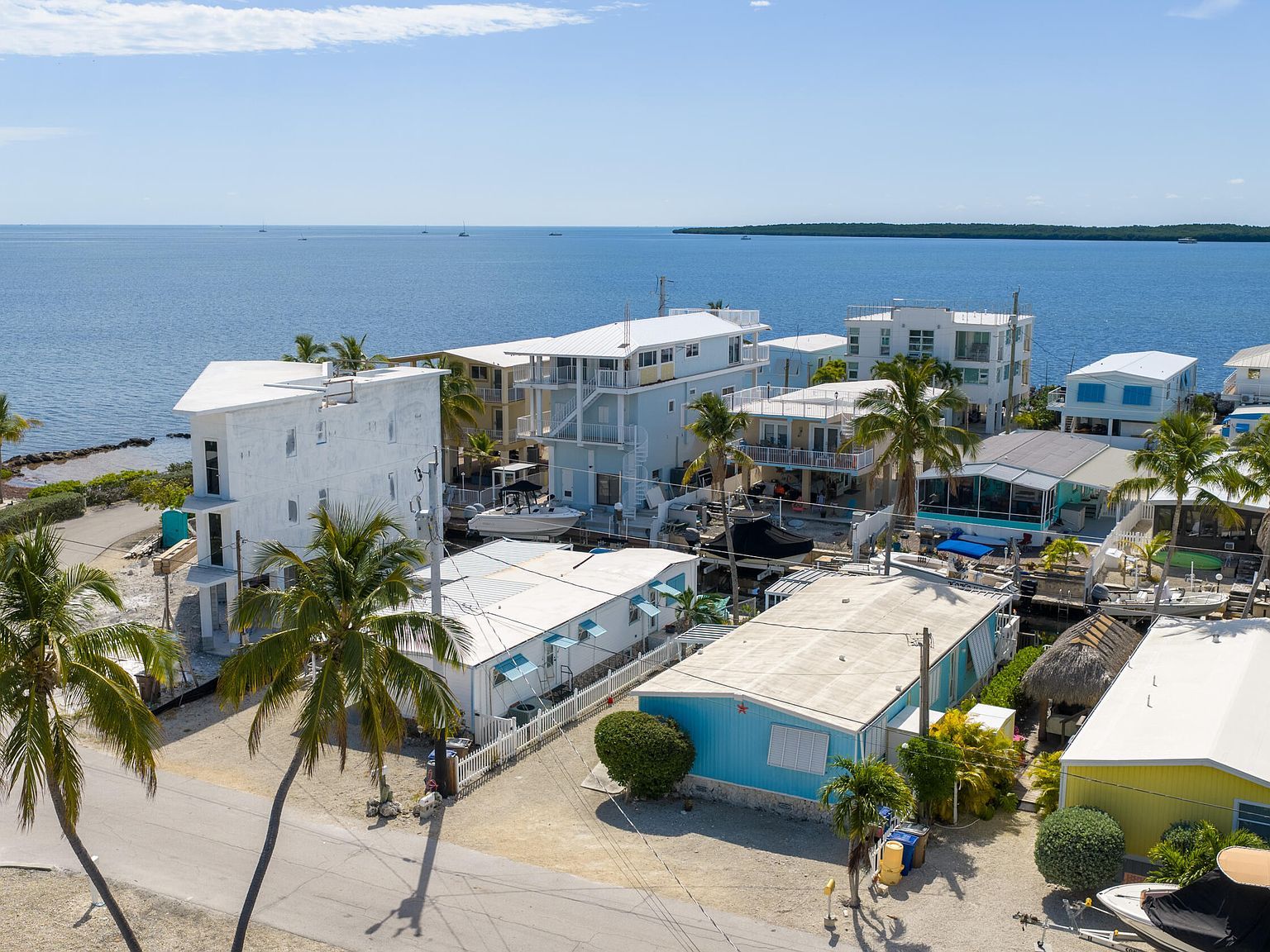 205 Humpty Dumpty Dr Key Largo, FL 33037 - Thumbnail 3