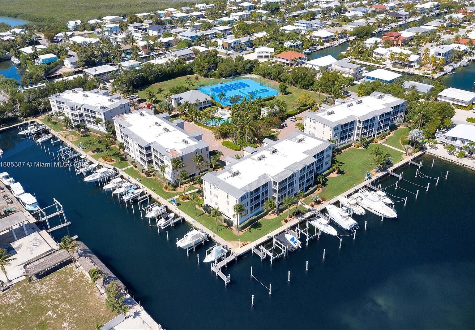 101 Gulfview Dr APT 114 Lower Matecumbe Key, FL 33036 - Thumbnail 3